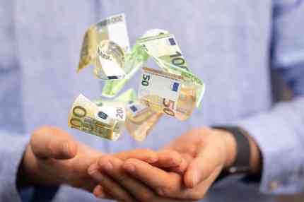 Last-Minute-Änderung bei den Überstunden und beim Feiertagsarbeitsentgelt